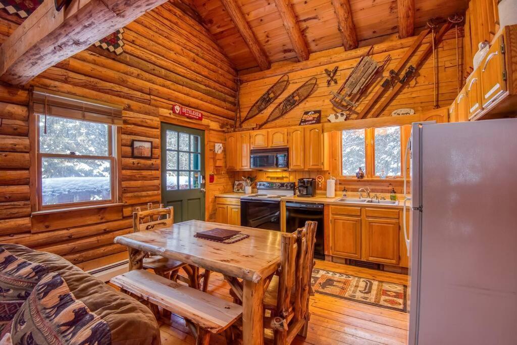 Family-Focused & Pet-Friendly Log Cabin With 4Br 2Ba Sleeps 10 Bethlehem Exterior photo